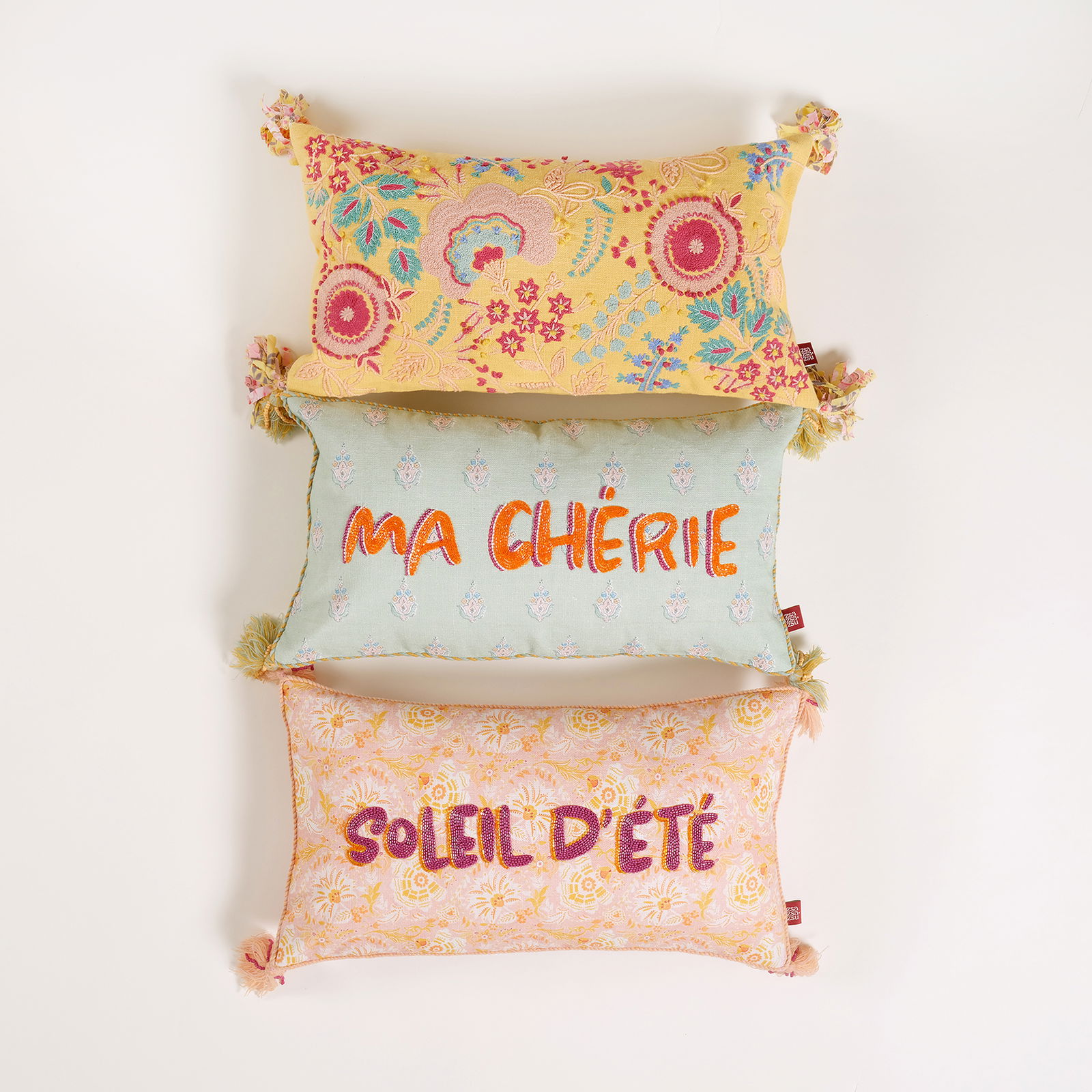 Ghunı Püsküllü Nakışlı Pamuk Dolgulu Kırlent 30x55 Cm Sarı