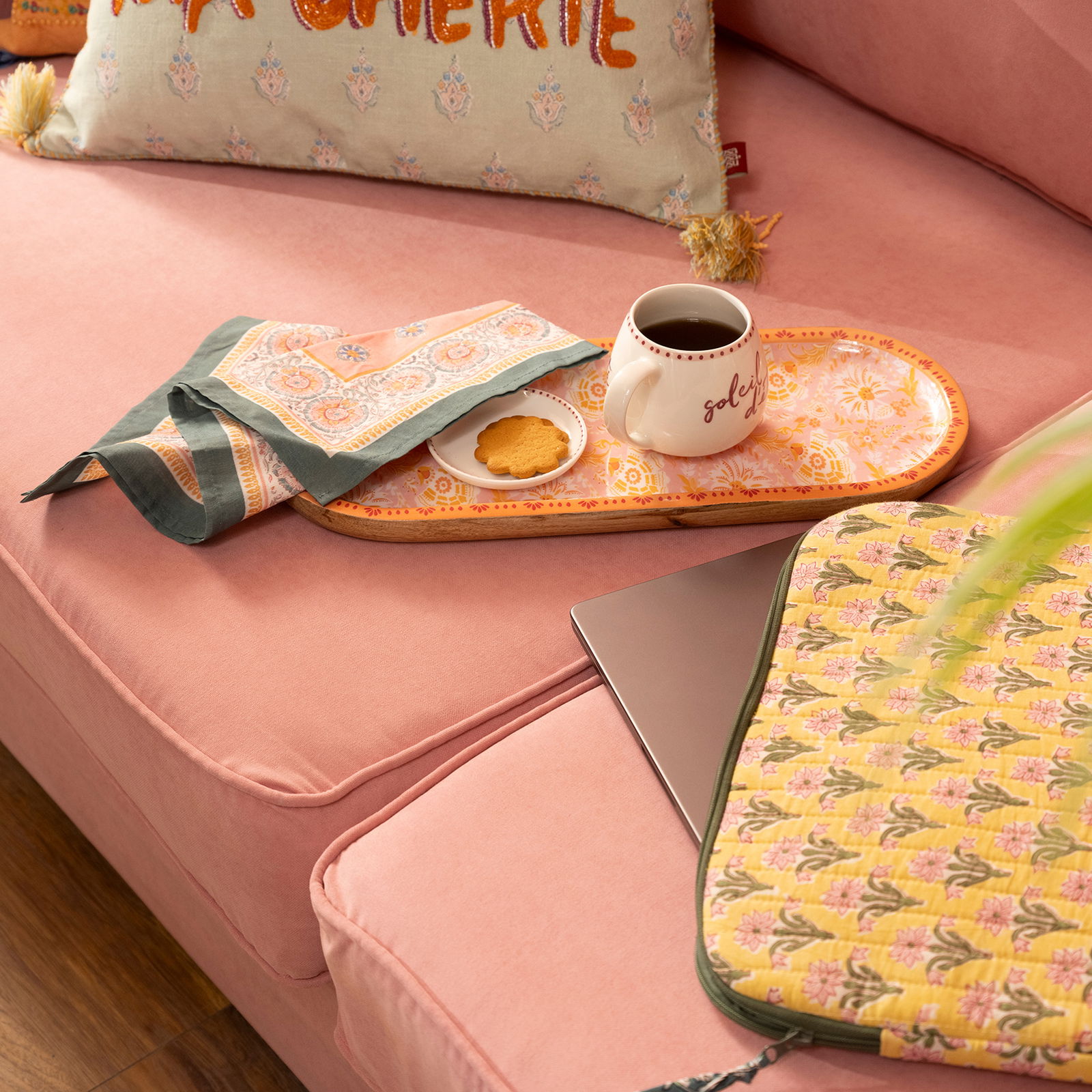 Lakrı Mango Ağacı Sunum Tahtası 45x18x2 Cm Pembe